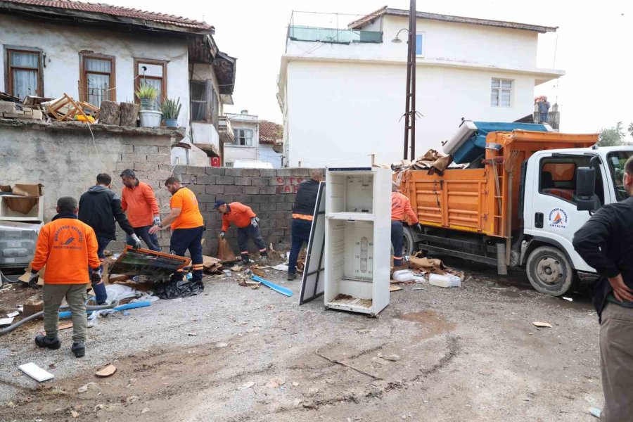 Antalya’da Hurda Ve Atık Depolarına Operasyon: 15 Kamyon Atık Kaldırıldı