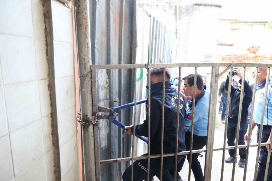 Antalya’da Hurda Ve Atık Depolarına Operasyon: 15 Kamyon Atık Kaldırıldı