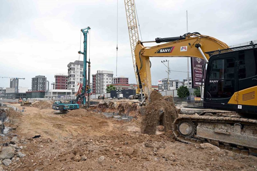 Mersin’de Bin 720 Metrelik Kavşak Projesinde Çalışmalar Sürüyor