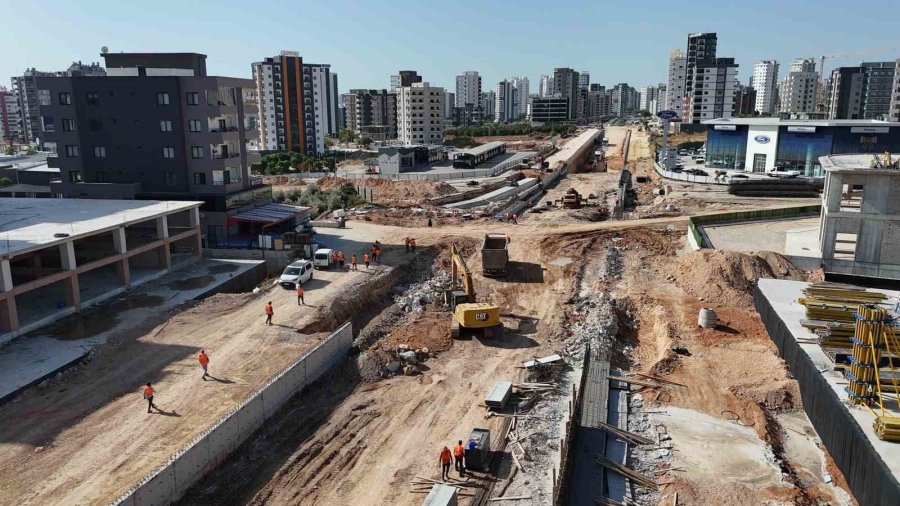 Mersin’de Bin 720 Metrelik Kavşak Projesinde Çalışmalar Sürüyor