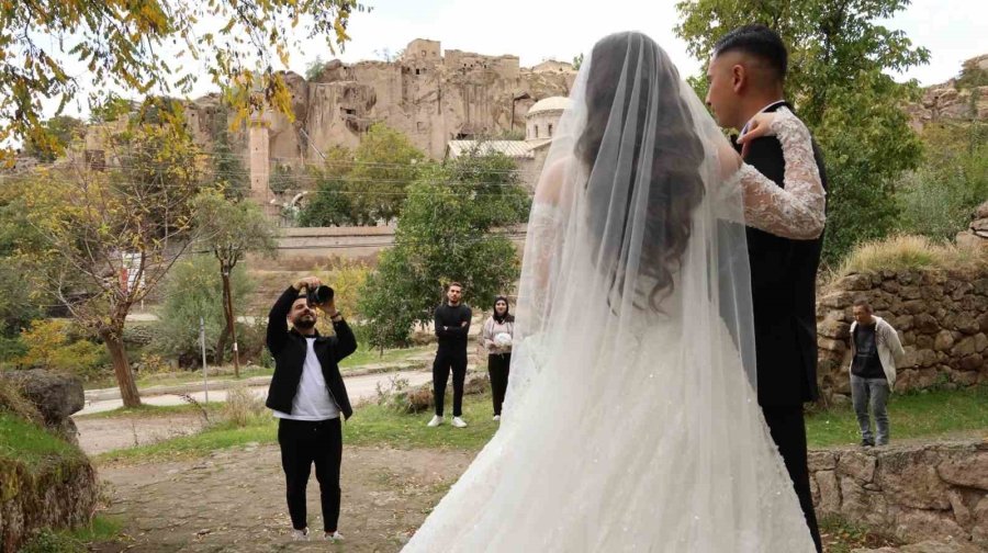 Güzelyurt Gelin Ve Damatların Fotoğraf Platosu Oldu