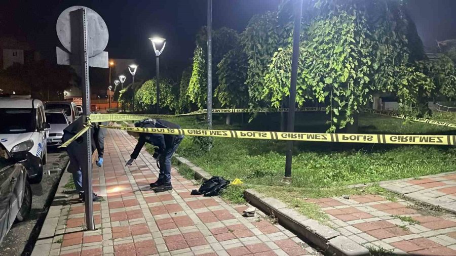 Karaman’da Parkta Bıçaklı Kavga: 2 Çocuk Ağır Yaralandı