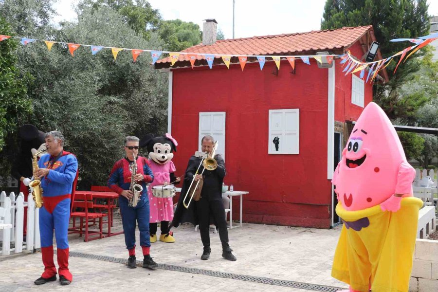 Antalya Çocuk Festivali’nde Aileler Ve Çocuklar Doyasıya Eğlendi
