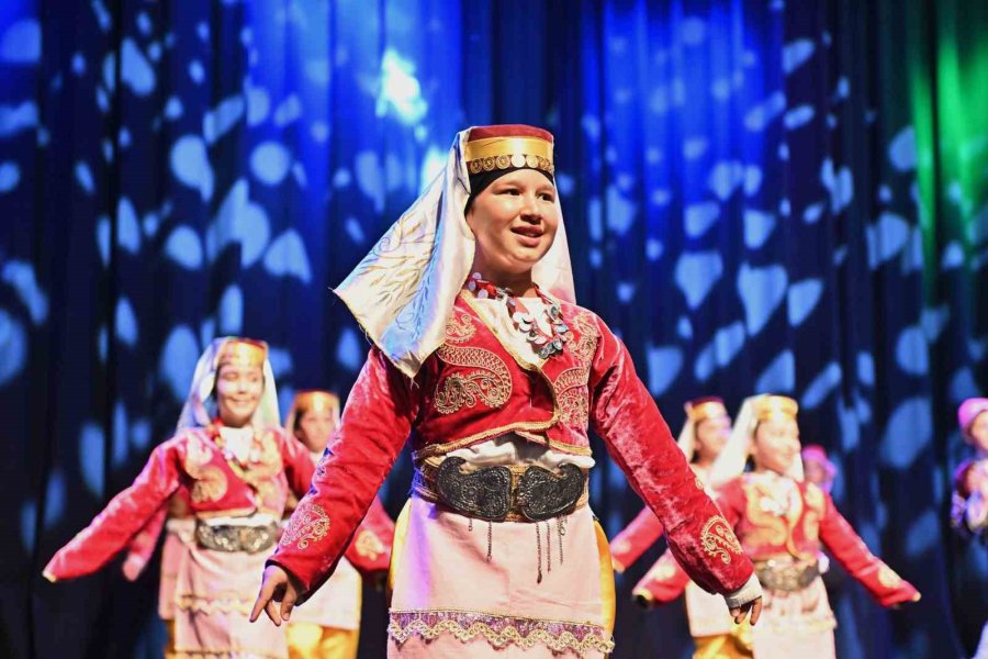 Muratpaşa’da Yeni Korist Ve Dansçılar Aranıyor