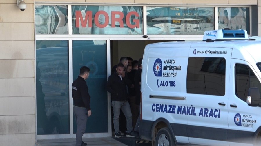 Eski Amatör Futbolcu Masterlar Turnuvası İçin Geldiği Antalya’da Hayatını Kaybetti, Yakınları Gözyaşlarına Boğuldu