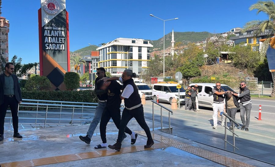 Antalya’da Tefecilik Ve Şantaj Operasyonunda 6 Tutuklama