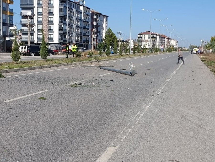 Otomobil Takla Atıp Tarlaya Savruldu: 1 Yaralı