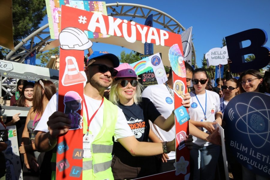 Akdeniz Üniveristesi’nde Öğrenci Toplulukları Tanıtım Günleri Başladı