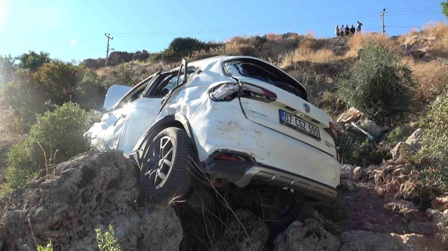 Kontrolden Çıkan Araç 30 Metreden Yuvarlandı: 1 Yaralı