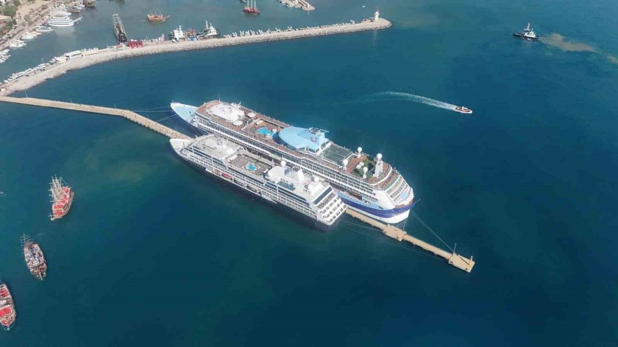 Alanya’ya İngiliz Ve Abd’li Turist Akını