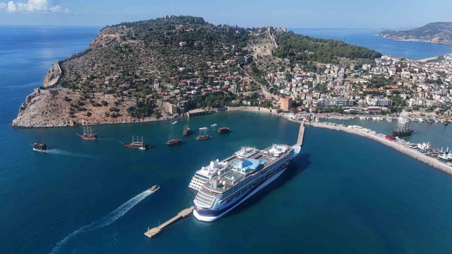 Alanya’ya İngiliz Ve Abd’li Turist Akını