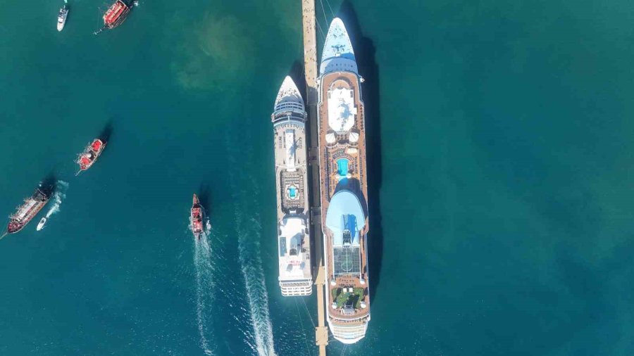 Alanya’ya İngiliz Ve Abd’li Turist Akını