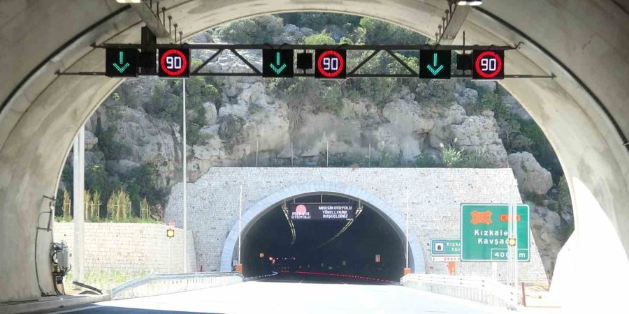 Ulaşıma Açılan ’çeşmeli-kızkalesi Otoyolu’ndan İlk Günde 17 Binden Fazla Araç Geçti