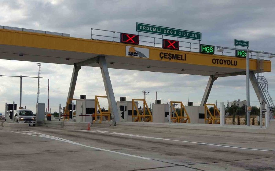 Ulaşıma Açılan ’çeşmeli-kızkalesi Otoyolu’ndan İlk Günde 17 Binden Fazla Araç Geçti