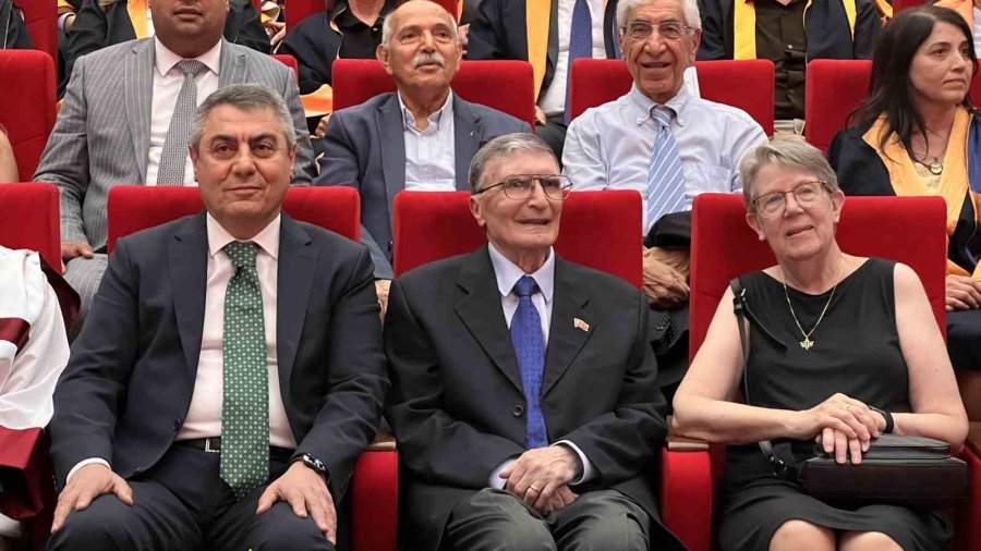 Nobel Ödüllü Aziz Sancar, Mersin Üniversitesi’nde Öğrencilerle Buluştu