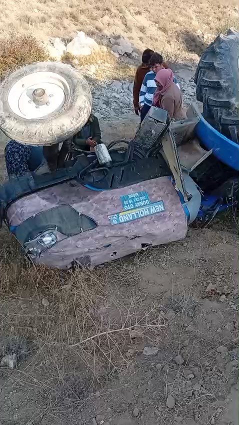 Niğde’de Traktör Devrildi: 1 Ağır Yaralı