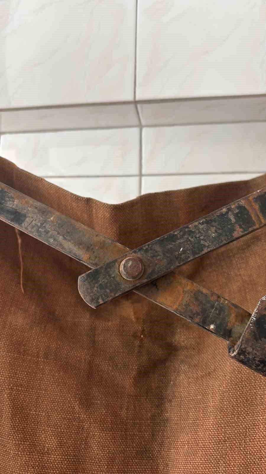 Çöpten Tarih Çıktı: Zabıta Bulduğu ’1915’ Damgalı Askeri Sedyeyi Tarihe Emanet Etti