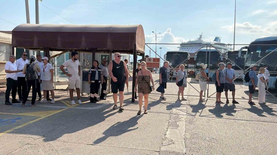 Alanya’ya 2026 Yılında 10 Kruvaziyerlerle 12 Bin 876 Turist Geldi