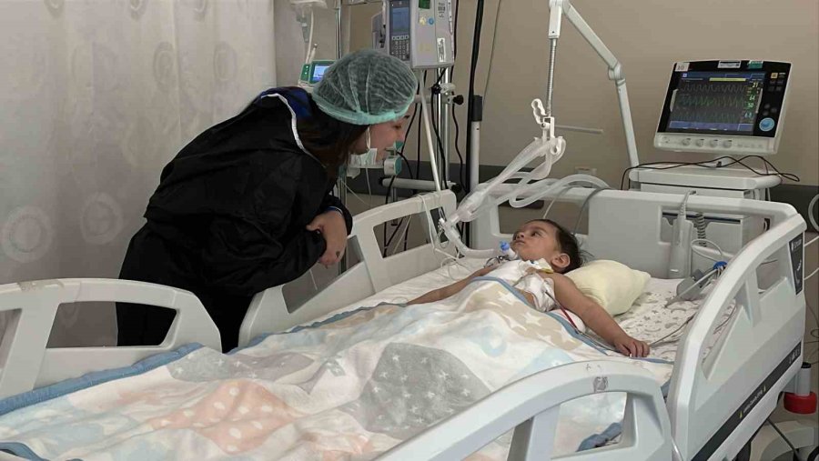 Konya’da 1 Yaşındaki Bebeğin Akciğerinden Ceviz Çıktı