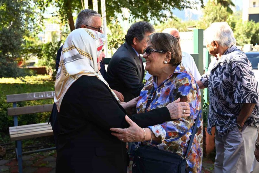 Başkan Topaloğlu Hayırsever Akman Çiftini Ağırladı