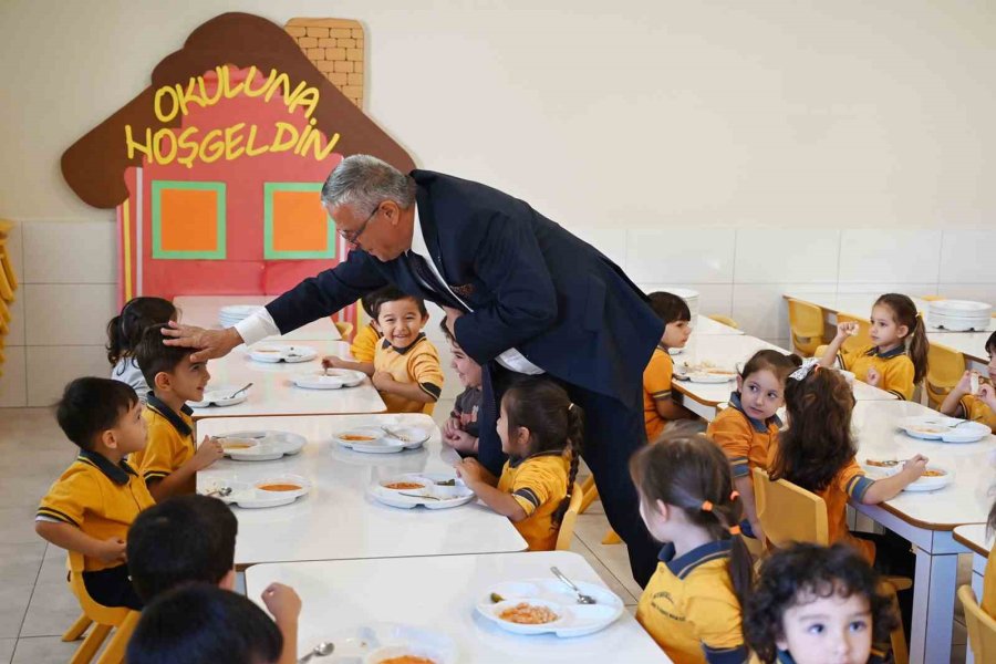 Başkan Topaloğlu Hayırsever Akman Çiftini Ağırladı