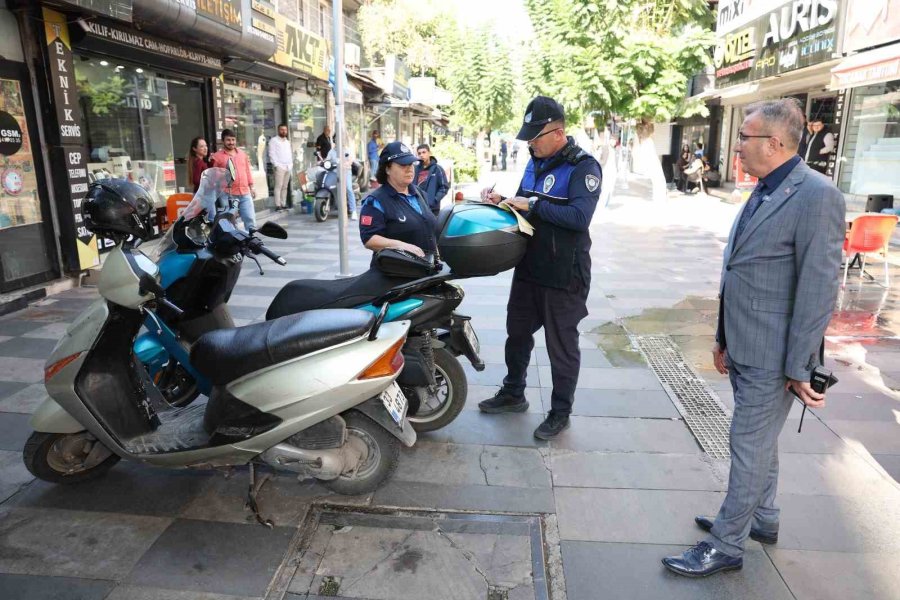 Mersin’de Kaldırım İşgaline Geçit Yok