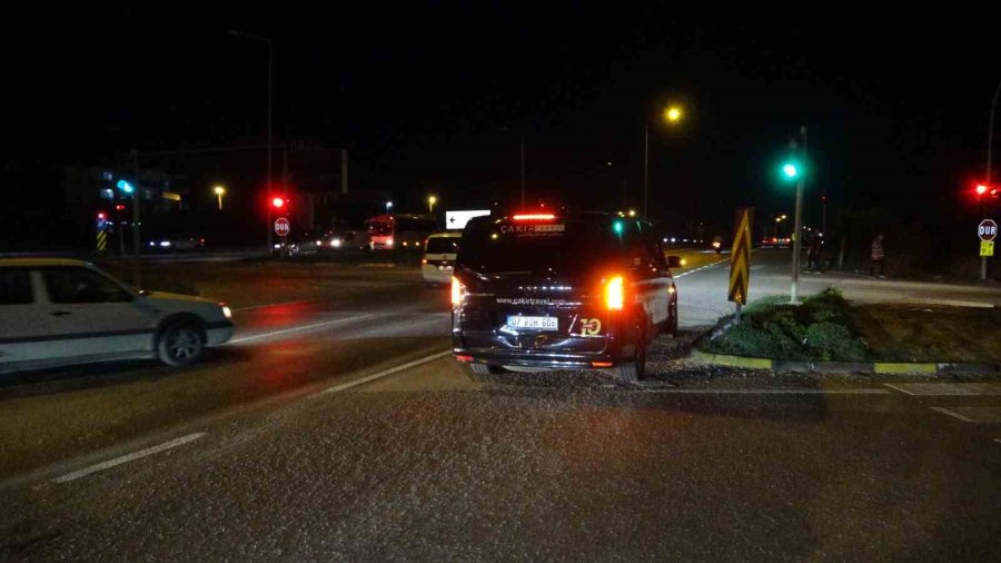 Manavgat’ta Otomobil İle Motosiklet Çarpıştı: 2 Yaralı