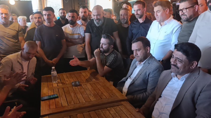 Manavgat’ta Esnaf Marka Avukatlarını Protesto İçin Yol Kapattı