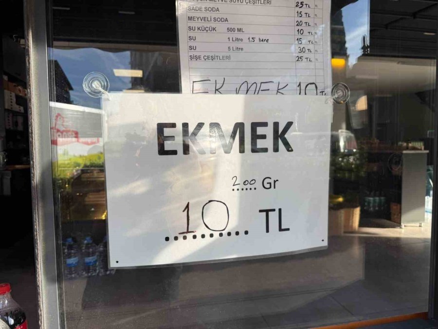 Fırıncıların ’fiyat Savaşı’ Vatandaşa Yaradı: Ekmeği 10 Tl’ye Düşürdü