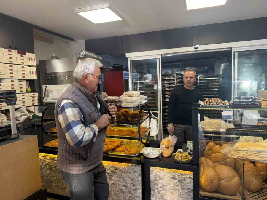 Fırıncıların ’fiyat Savaşı’ Vatandaşa Yaradı: Ekmeği 10 Tl’ye Düşürdü