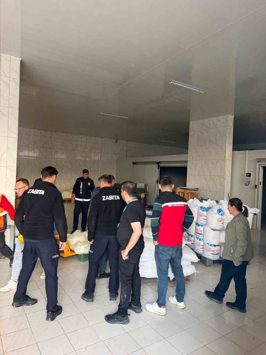 Akşehir’de Kaçak Gıda Üretimi Yapılan İş Yerine Operasyon