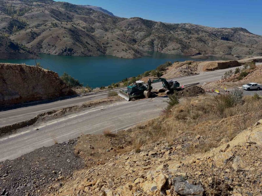 Bozkır’da Heyelan Bölgesi Ve Dere Islahı Alanları İncelendi
