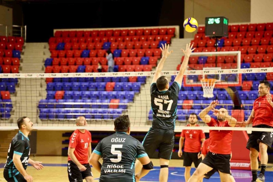 Niğde’de Kamu Spor Oyunları’nda Voleybol Şampiyonu Belli Oldu