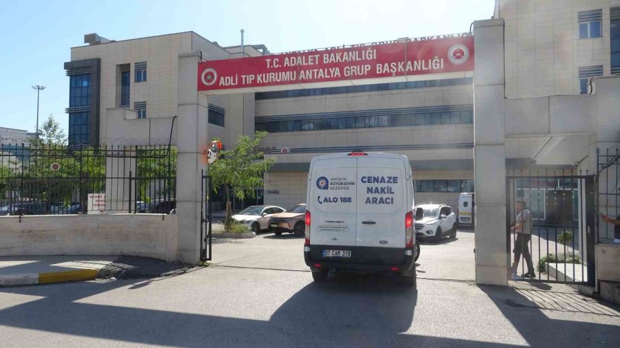 Tekne Turuna Çıktı, Gece Saatlerinde Gözlerden Kaybolan Adamın Cansız Bedeni 4 Gün Sonra Denizde Bulundu