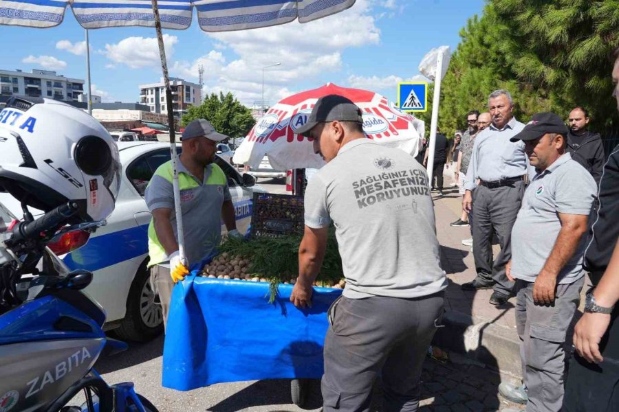 Antalya’da Yol Ve Kaldırım İşgallerine Müdahale