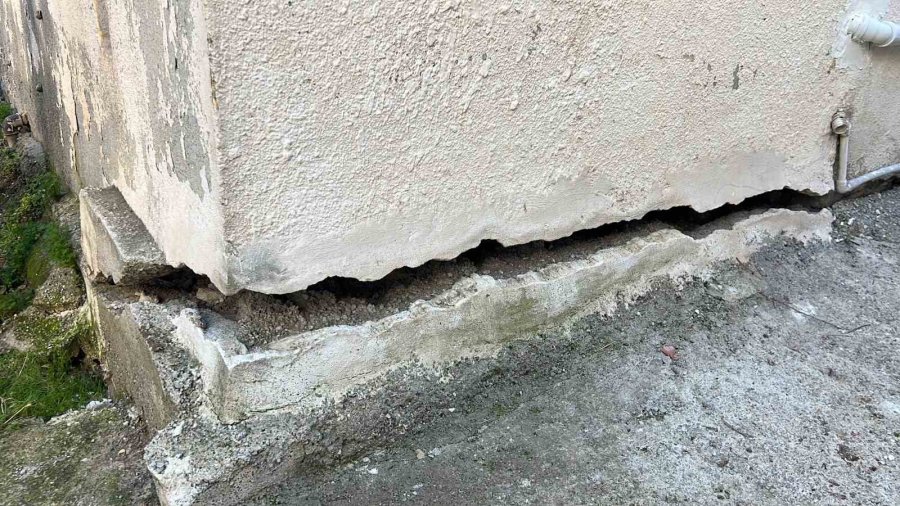 Mersin’de 40 Kişinin Tahliye Edildiği Binadaki Çökmenin Nedeni Belli Oldu