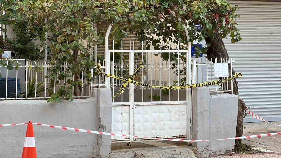 Mersin’de 40 Kişinin Tahliye Edildiği Binadaki Çökmenin Nedeni Belli Oldu
