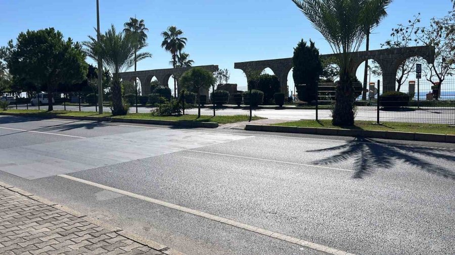 Alanya’da Yayaya Çarpan Motosikletin Sürücüsü Hayatını Kaybetti, Yaya Ağır Yaralandı