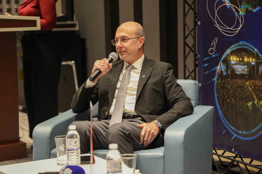 Başkan Pekyatırmacı Gençlik Buluşması’nda Üniversiteli Gençlerle Bir Araya Geldi