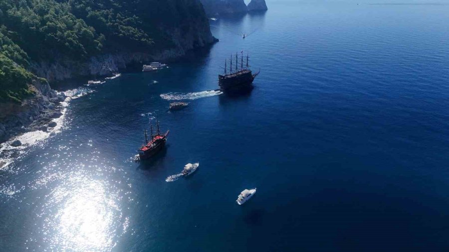 Alanya’da Yazdan Kalma Gün: Ekim Ayı Sonunda Deniz Keyfi Yaşanıyor