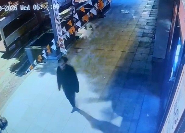 Son Kez Otomobili Park Edip Ayakkabısız Halde Yürürken Görüntülendi, 4 Gündür Haber Alınamıyor