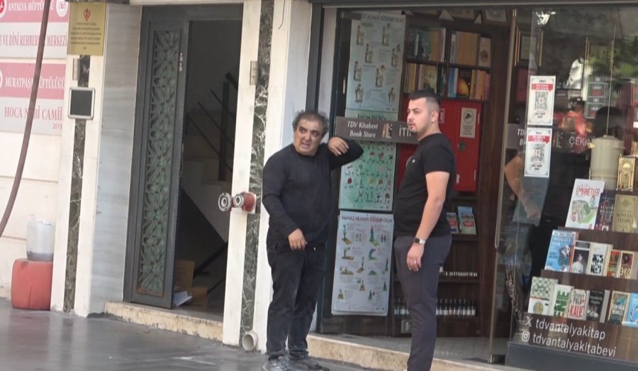 Diyanet Vakfı Kültür Merkezinde Çıkan Yangın Korkuttu