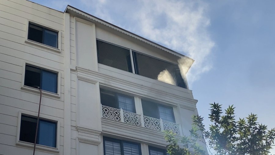 Diyanet Vakfı Kültür Merkezinde Çıkan Yangın Korkuttu