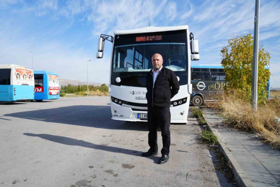 Niğde’de Halk Otobüsü Şoförü Rahatsızlanan Öğrenciyi Hastaneye Yetiştirdi
