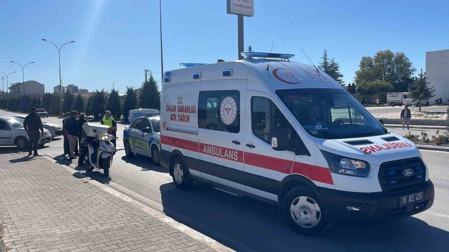 Karaman’da Otomobil Motokuryeye Arkadan Çarptı: 1 Yaralı