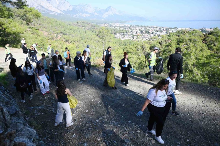 Kemer’de Çevre Temizliği Etkinliği