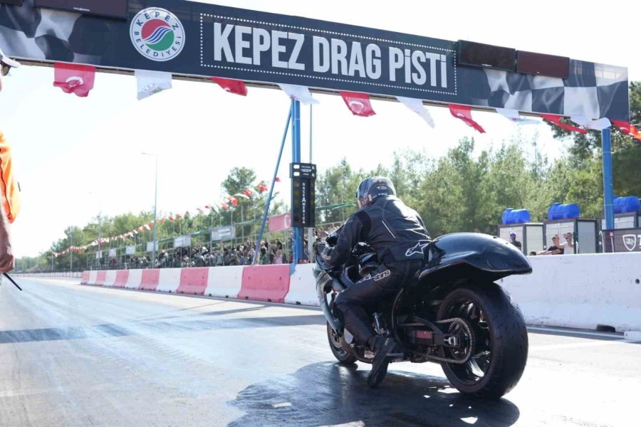 Kepez’de Motodrag Yarışları Büyük Heyecanla Sürüyor