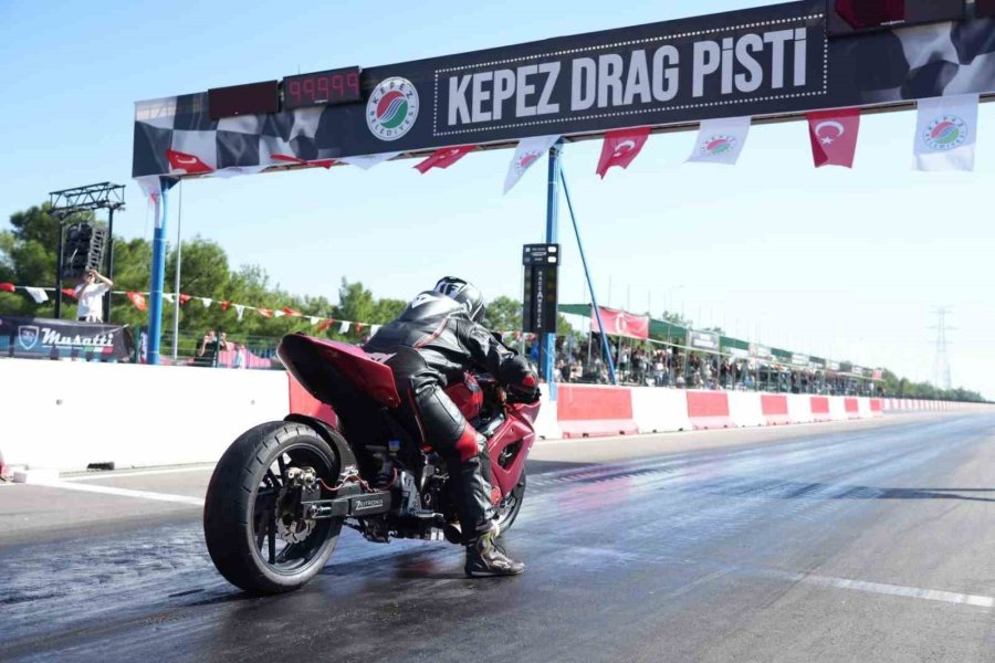 Kepez’de Motodrag Yarışları Büyük Heyecanla Sürüyor