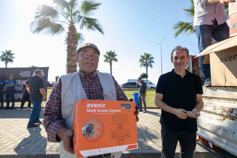 Mersin’de Üreticilere Makine, Fide Ve Hayvan Desteği