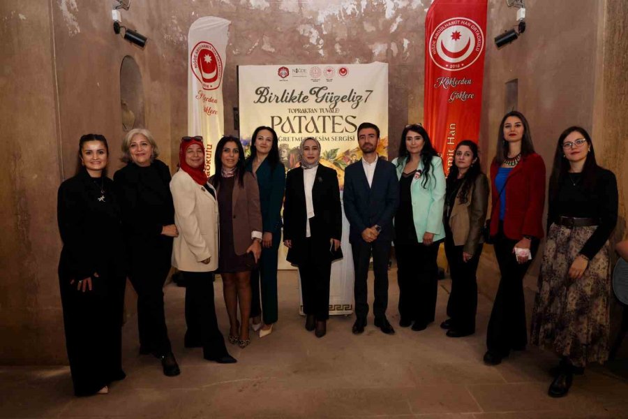 Niğde’de Patates Bu Kez Topraktan Tuvale Taşındı